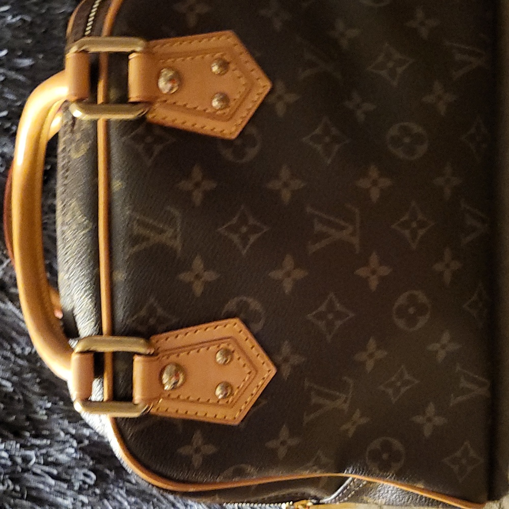 LOUIS VUITTON π EXCELLENT CONDITION π©΅DISCONTINUED π**MANHATTAN PM**π - Picture 8 of 14